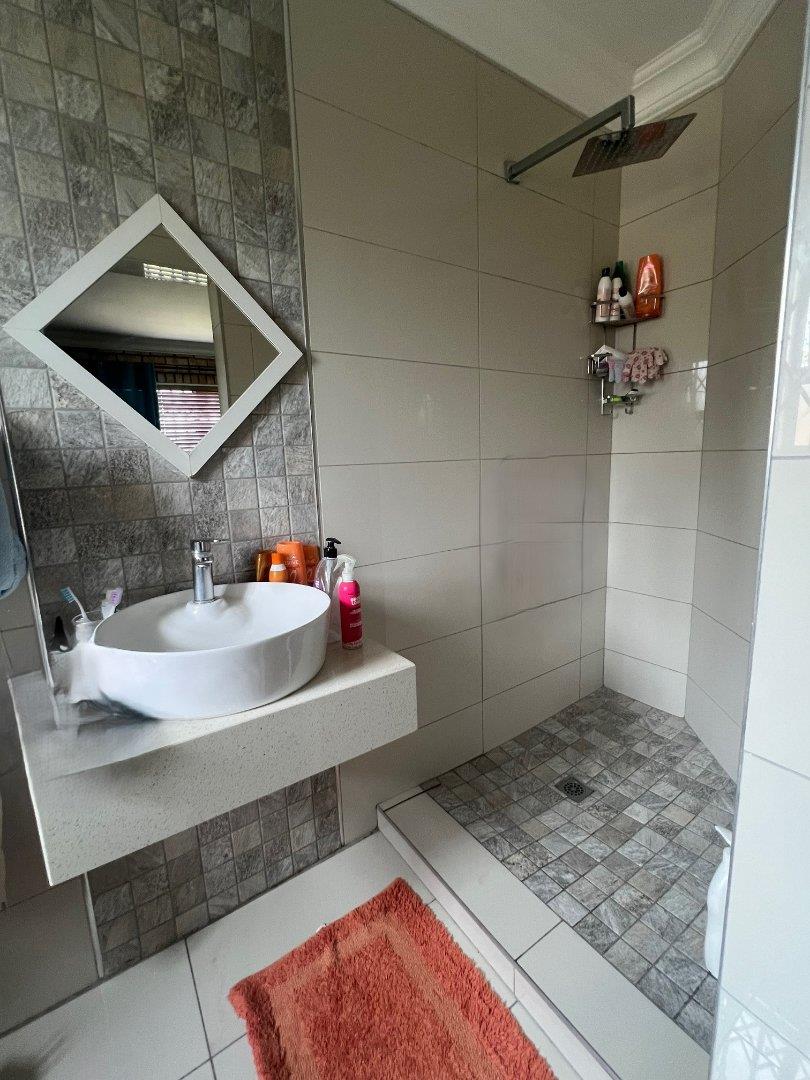 To Let 3 Bedroom Property for Rent in Newton Park Eastern Cape